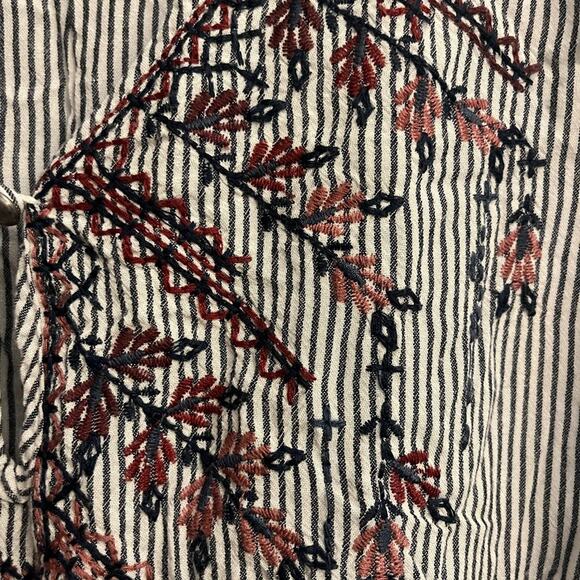 Knox Rose Embroidered Tank Top - Picture 3 of 4